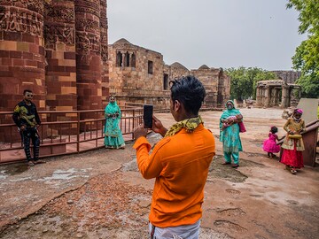 Photo of the Day: Monuments open up, Taj remains shut