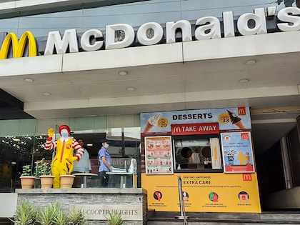 mcd 5 new dining_sm
