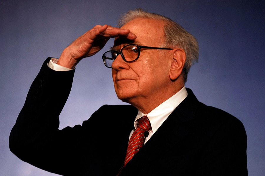 warren buffett_gettyimages_bg