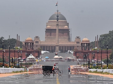Photo of the Day: Delhi reels under heatwave