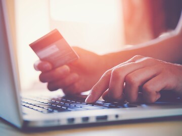 Use Credit Cards to make your online shopping experience better