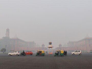 Photo of the Day: Smog cover envelopes Delhi