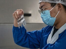 pfizerresult_gettyimages-1229566803-sm