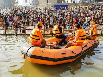 Photo of the Day: Preparations on for Chhath Puja by the Ganges