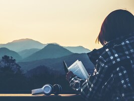 opening_fallingrates_ss_236719588_s