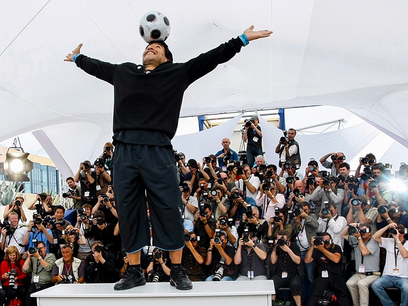 Photo of the Day: Football legend Diego Maradona dies at 60