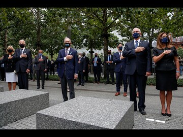 Photo of the Day: Democrats, Republicans come together to pay 9/11 tribute