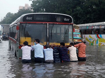 Photo of the Day: Mumbai floods again, trains suspended