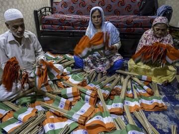 Photo of the day: Independence Day preparations begin