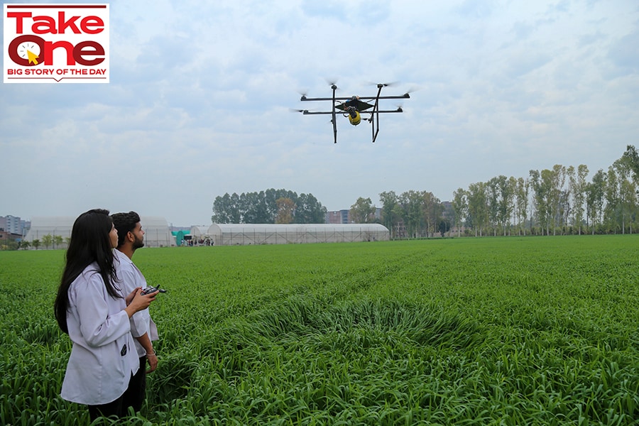 bg_flying farmer 1