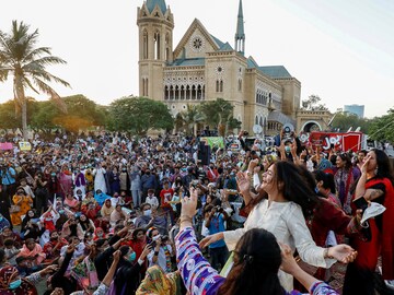 Photo of the Day: Hear her roar