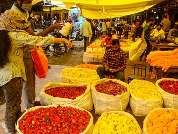 Photo of the day: Flowers for festival