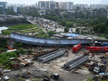 Photo of the day: Mumbai bridge has fallen