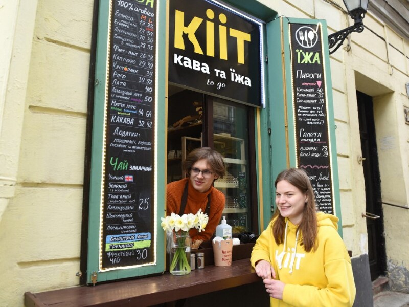 Photo of the Day: Cat cafe in war-torn Ukraine