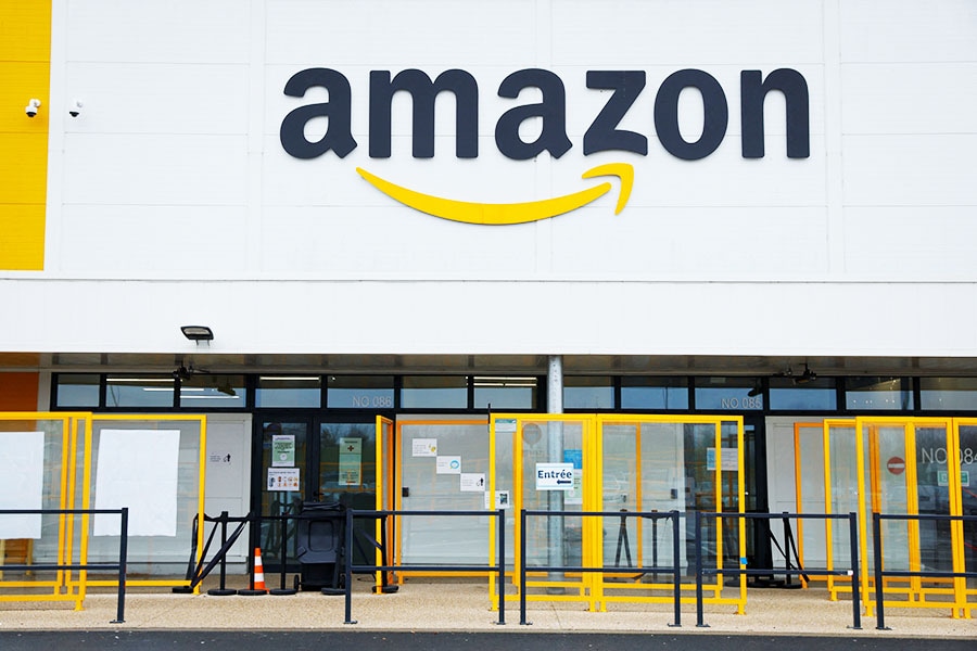 French authorities have slapped a 90,000-euro-per-day fine on Amazon. Image: Thomas Samson/AFP 