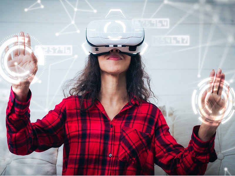 Only 9% of American teens are considering buying a virtual reality headset.
Image: Preechar Bowonkitwanchai / Shutterstock