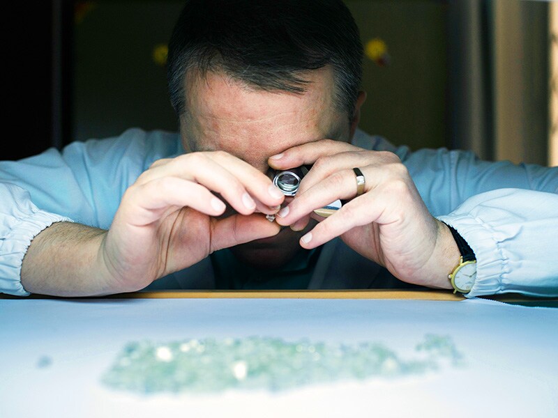 Russia fights efforts to declare it an exporter of 'blood diamonds'