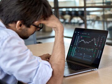 Crypto market at risk of a 20 percent drop to new yearly lows after breaking dreams of recovery