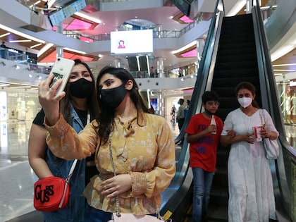 woman shoppers