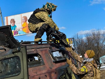Putin orders nuclear alert as Ukraine fiercely resists Russian invasion