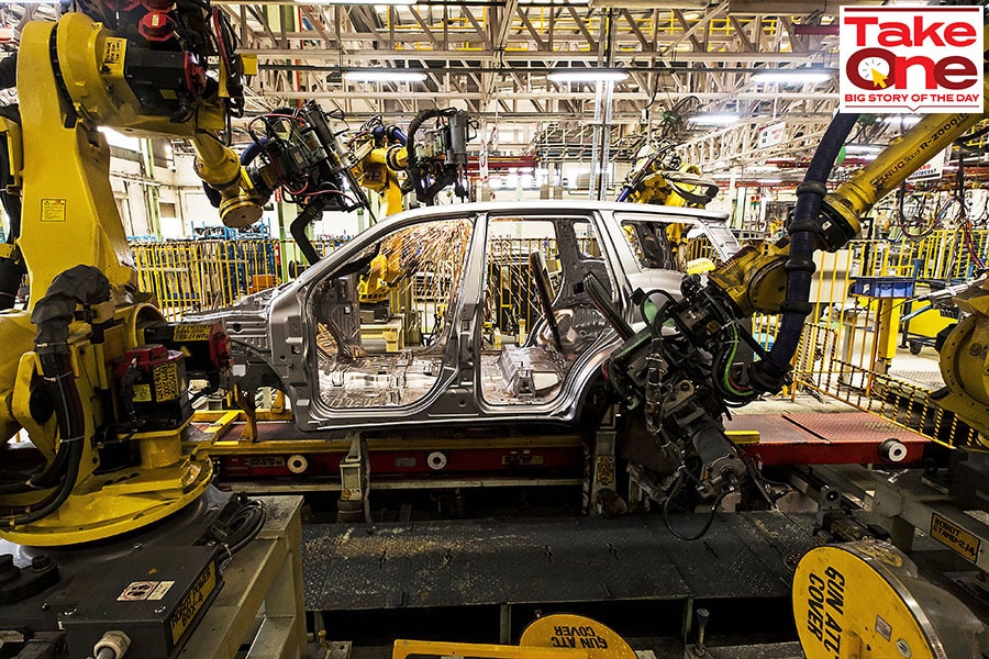 Robotic arms on the production line at the Mahindra & Mahindra Ltd's facility in Chakan, Maharashtra
Image: Udit Kulshrestha/Bloomberg via Getty Images