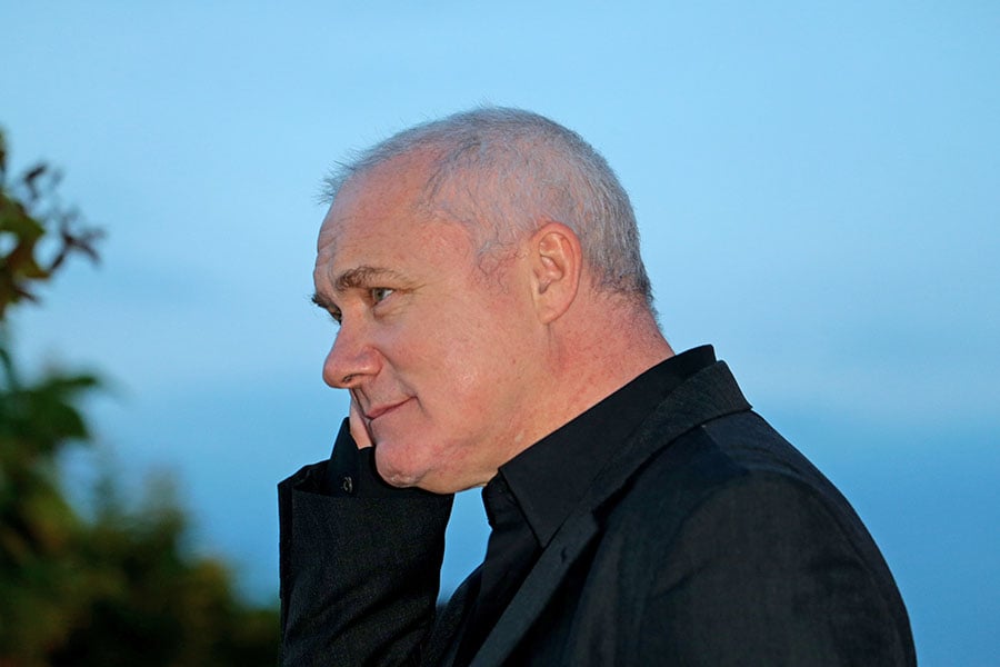 Artist Damien Hirst to burn 4851 paintings in NFT project