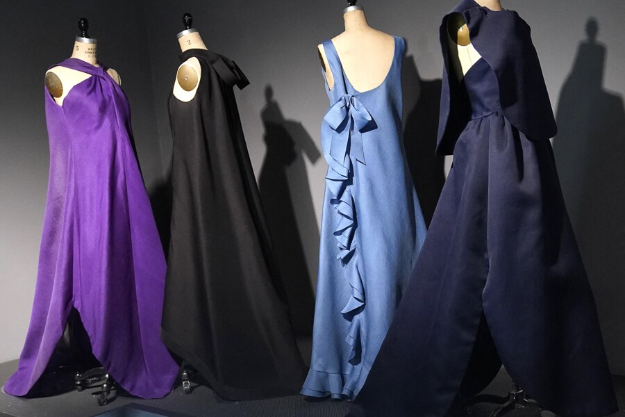 In New York, the Fashion Institute of Technology (FIT) museum showcases the construction methods and expert craftsmanship of Dior and Balenciaga.
Image: Timothy A. Clary/ AFP 