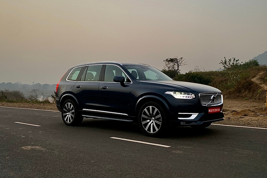 Volvo XC90: On the move