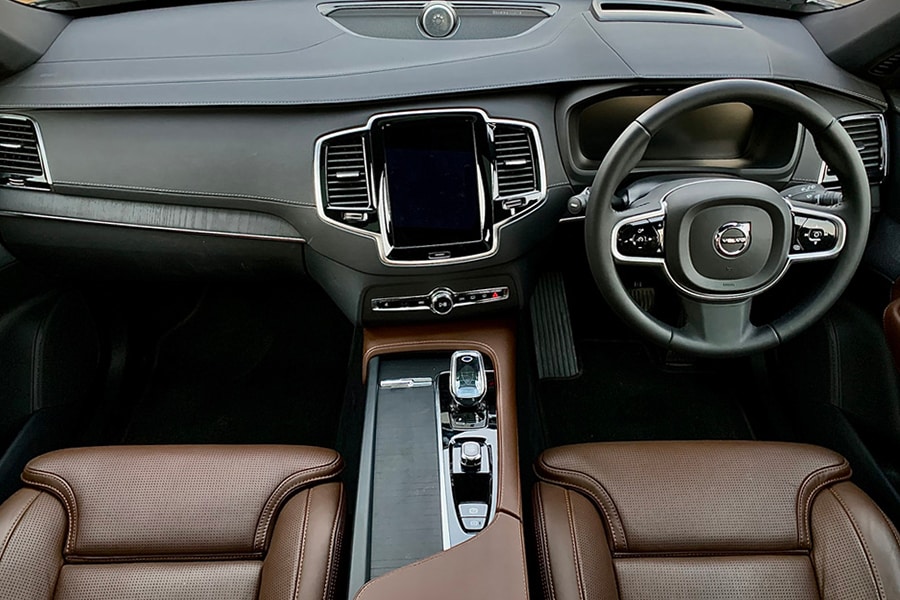 As far as minimalist cabins go, the XC90's is right up there.