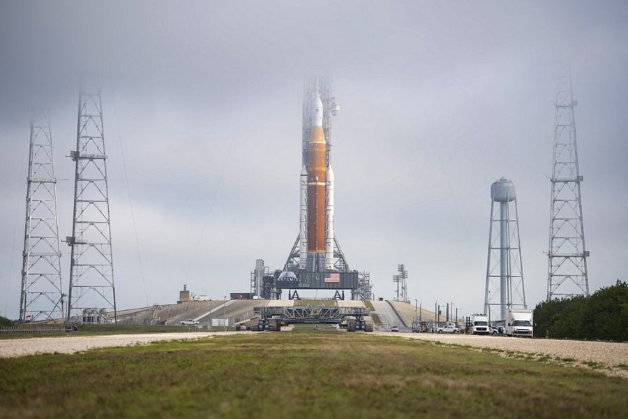 NASA's Space Launch System (SLS) rocket with the Orion spacecraft aboard is seen atop a mobile launcher at Launch Complex 39B, Friday, March 18, 2022, after being rolled out to the launch pad for the first time at NASAís Kennedy Space Center in Florida. - Ahead of NASAís Artemis I flight test, the fully stacked and integrated SLS rocket and Orion spacecraft will undergo a wet dress rehearsal at Launch Complex 39B to verify systems and practice countdown procedures for the first launch.
Image: Aubrey GEMIGNANI / NASA / AFP) 