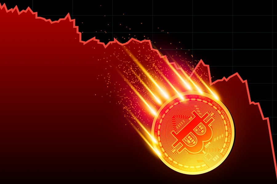 Bitcoin displays red candles for the eighth consecutive week