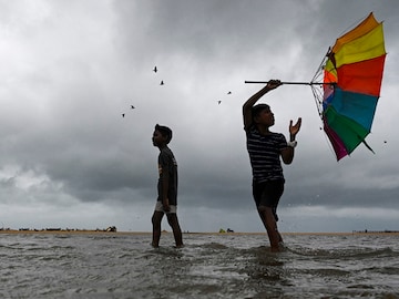 Photo of the day: Chasing rainbows