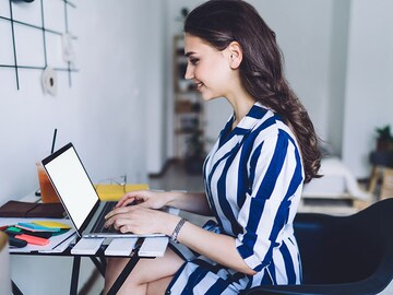 7 tips to thrive in a hybrid work environment