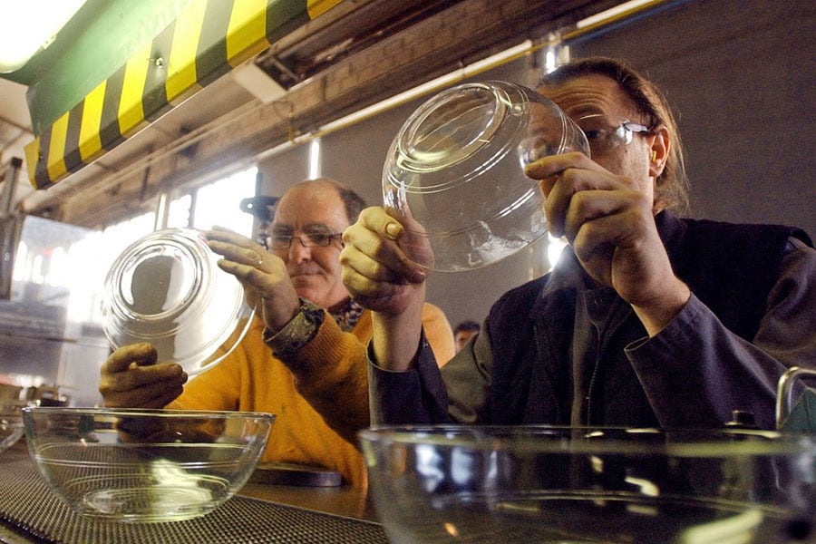 Duralex International's La Chapelle Saint-Mesmin factory - the maker of classic bistro wine and water glasses in France - announced last week that it would put its furnaces on standby for at least four months starting in November and place its 250 employees on furlough to save energy and cash. Image: Alain JOCARD / AFP