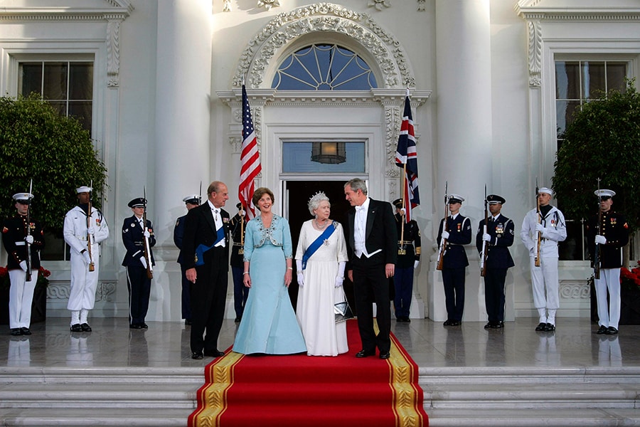 Queen Elizabeth, second from left, and Prince Philip, the Duke of Edinburgh, right, are welcomed by President Barack Obama and first lady Michelle Obama to a dinner in the queen’s honor at Winfield House in London, the residence of the ambassador from the U.S., on May 25, 2011. (Doug Mills/The New York Times)