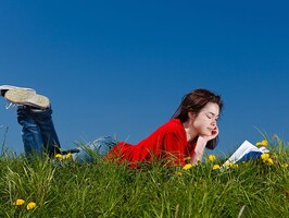 reading_shutterstock_1986877016_sm