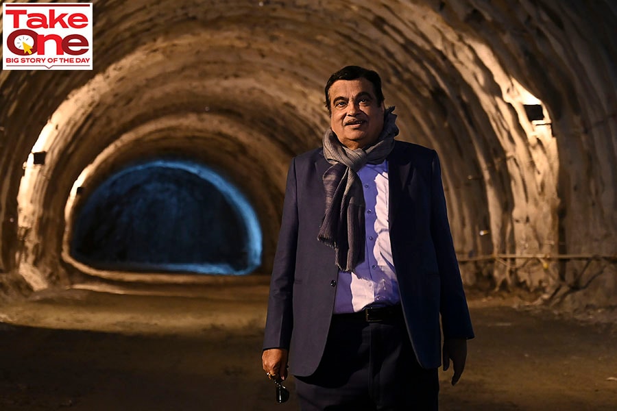 (File)Indian Transport Minister Nitin Gadkari, poses to  the media at the Zojila  tunnel that connects Srinagar to the union territory of Ladakh, bordering China as he inspects the work at Baltal  northeast of Srinagar, India. Photo: Tauseef Mustafa/AFP