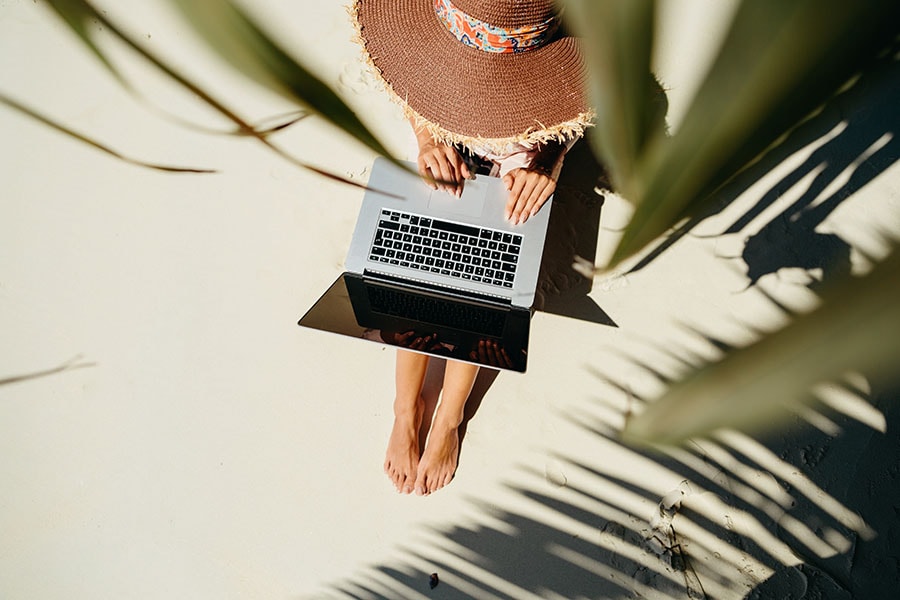 A recent survey reinforces the idea that women are more committed to remote work than their male colleagues.
Image: Shutterstock