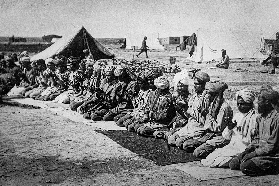 Workers at a tea factory in India. EIC traded in tea and spices, among other goods. Hulton Archive/Getty Images