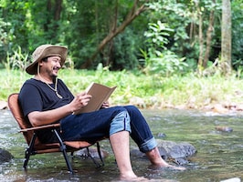 reading_shutterstock_1677078268_sm