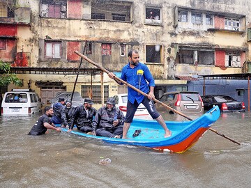 Photo of the day: Surviving Cyclone Michaung