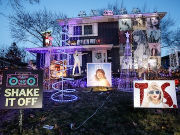 Photo of the day: A Swiftie Christmas