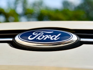 Morning Buzz: Ford shelves plan to sell abandoned factory, Indian IT firms accept tougher contract norms, and more