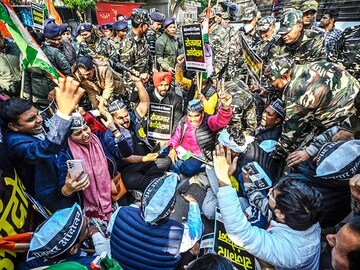 Photo of the day: Protests in session