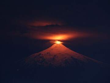 Photo of the day: Beauty in eruption