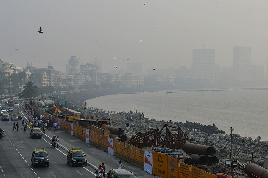 Construction projects create significant noise and air pollution. The Budgetary allocations towards increased cement-concrete construction in cities and eco-fragile zones do not have corresponding budgetary provisions for reduction of pollution even though India loses 7 lakh crore in GDP due to pollution every year. Image: Bhushan Koyande/Hindustan Times via Getty Images