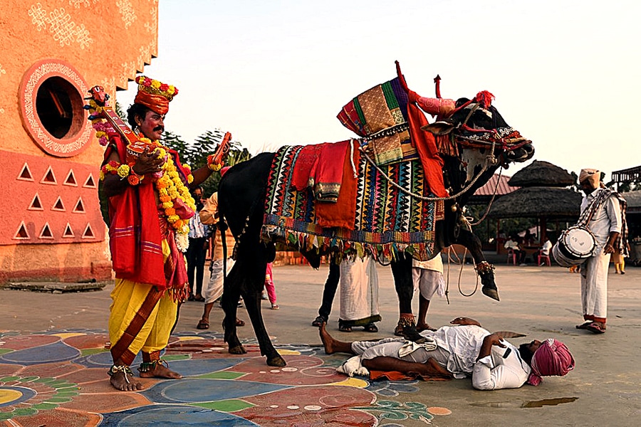 Photo of the day: Surrendering to traditions