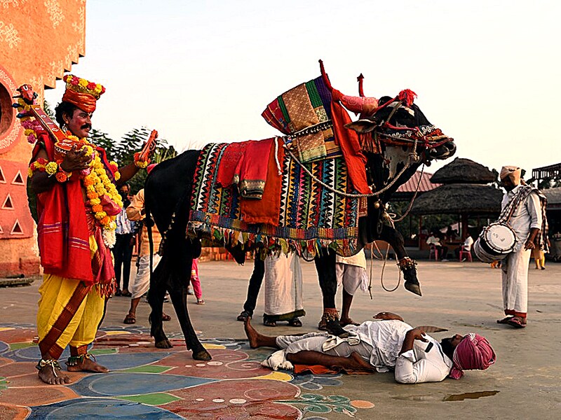 Photo of the day: Surrendering to traditions