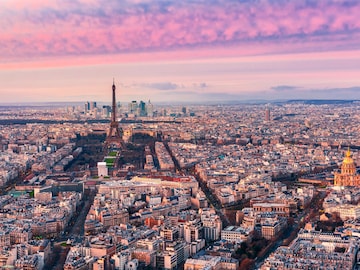 From Eiffel Tower to Halaszbastya, the top 5 landmarks with the best views in the world