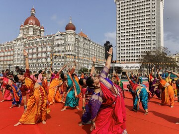 Photo of the day: Nine yards and yoga